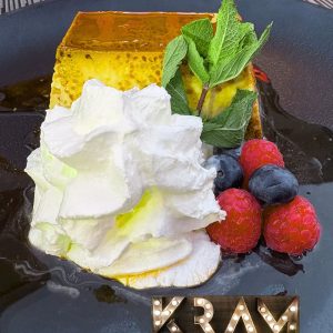Restaurant KRAM ANDORRA 🍰🦞🐟 Sabors que enamoren al cor d’Andorra la Vella. Al Restaurant KRAM cuidem cada detall perquè la teva experiència sigui única: ✨ Postres 100 % casolanes, elaborades amb passió i receptes pròpies. ✨ Com el flam de la casa acompanyat amb nata o crema anglesa. I fruites del bosc. Marisc i peix fresc, seleccionats diàriament per garantir la màxima qualitat. ✨ I un dels nostres plats estrella: pop en tempura amb parmentier de moniato, una combinació sorprenent que fusiona tradició i creativitat. A més a KRAM totes les postres son fetes a la nostra cuina. Vine a gaudir d’una cuina que parla d’autenticitat, producte fresc i moments per recordar. 📍 Restaurant KRAM – Andorra la Vella. #RestaurantKRAM #AndorraLaVella #AndorraGastronòmica #PostresCasolanes #MariscFresc #PeixFresc #PopEnTempura #ParmentierDeBoniato #FoodieAndorra #CuinaAmbPassió