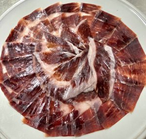 Cenas de Navidad en Restaurant KRAM Gastronómico & Parrilla Josper. Reserva ya tu mesa y asegura una experiencia gastronómica inolvidable estas fiestas.