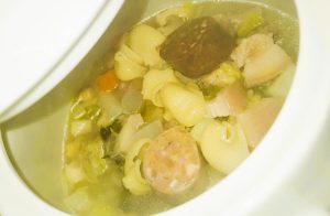 ❄️☀️ Cap de setmana de sol i neu a Andorra ☀️❄️No oblidis reservar a KRAM WhatsApp +376696666.  Aquest cap de setmana, a KRAM Andorra, us espera la nostra Escudella Andorrana 🍲, un plat tradicional que us farà recuperar forces i us donarà tota l’energia per viure un cap de setmana de @Shoinandorra únic, exclusiu i enèrgic. 🛍️ Del 7 al 23 de novembre, combina les compres més extraordinàries amb els millors plats de la temporada a KRAM. 🔥 I recorda: si vens a menjar a KRAM Andorra, al centre comercial d’Andorra la Vella, podràs gaudir de les compres sense passar fred! 📍 Vine a descobrir la nostra gastronomia i celebra l’inici de l’època de neu amb nosaltres. #KRAMAndorra #EscudellaAndorrana #ShoinAndorra #AndorraLaVella #GastronomiaAndorrana