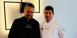 Presentació oli KYLATT al Restaurant KRAM Andorra i L'Or de Ponent oli d’oliva verge extra prèmium. ✨ Ahir vam presentar l’oli KYLATT al Restaurant KRAM ✨ A KRAM ens agrada compartir allò que ens inspira, i ahir vam tenir el privilegi de presentar KYLATT, un oli d’oliva verge extra prèmium d’una qualitat excepcional. Durant els pròxims dies anirem publicant diversos plats on l’utilitzem, però ja ho sabeu: en un restaurant, de vegades el millor maridatge és un bon pa. I nosaltres en tenim dos que enamoren: 🥖 El pa de la parròquia, cruixent i aromàtic. 🥨 El pa alemany, intens i perfecte per començar un àpat a KRAM. Tots dos sublimats amb un raig d’oli KYLATT de primera premsada en fred. Volem donar les gràcies al Sr. Santi Bonet Camprubí i al productor d’olives arbequines Ramon Farran del Molí d’Alcanó I de fruits de ponent, per la seva visita i per compartir amb nosaltres la passió per un producte tan noble, únic al món i mot exclusiu. 🌿 KYLATT és un oli elaborat exclusivament amb olives arbequines seleccionades, collides molt aviat i premsades en fred per preservar frescor, aromes i polifenols. Un fruitat verd intens amb notes d’herba tallada, ametlla, fonoll, nous verdes, tomàquet verd i un toc de carxofa. Amarg i picant molt equilibrats, en boca és un oli molt elegant i amb un caràcter propi, el caràcter de la terra on neix, al cor de Lleida. Certificat amb DOP les Garrigues, disponible també en versió ECO i reconegut internacionalment a Nova York, Londres, París, Berlín i Catalunya. Un oli ideal per consumir en cru i perfecte com a producte gourmet. Tots sabeu que la filosofia de KRAM és oferir-vos només el millor. I KYLATT n’és un exemple clar. Gràcies per acompanyar-nos en aquesta nova etapa de sabor i autenticitat. #KRAMRestaurant #Kylatt #OliPremium #AndorraGastronomia #Arbequina
